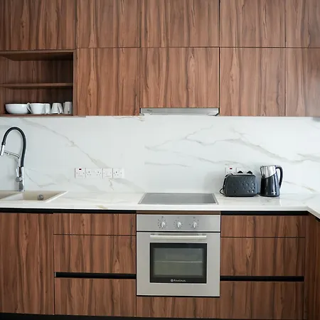 Aqua House Valentino Villa *