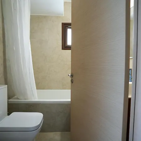 Aqua House Valentino Villa