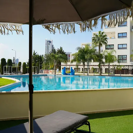 Aqua House Valentino