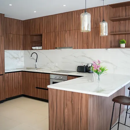 Aqua House Valentino *