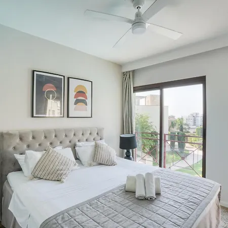 Aqua House Valentino فيلة