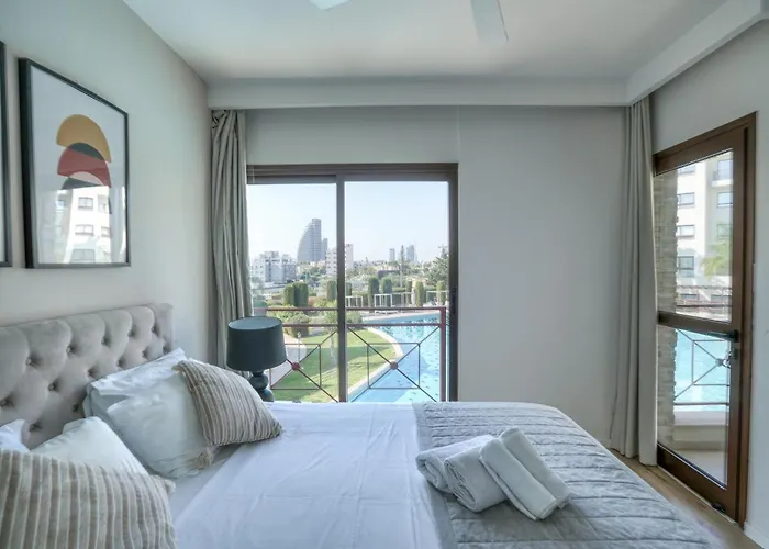 Aqua House Valentino