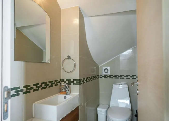 Aqua House Valentino Vila