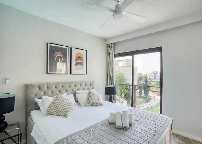 Aqua House Valentino Vila