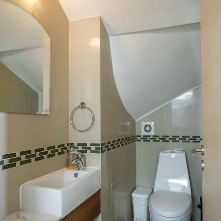 Aqua House Valentino Villa